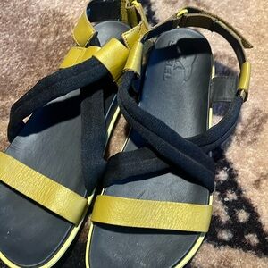 Sorel sandles